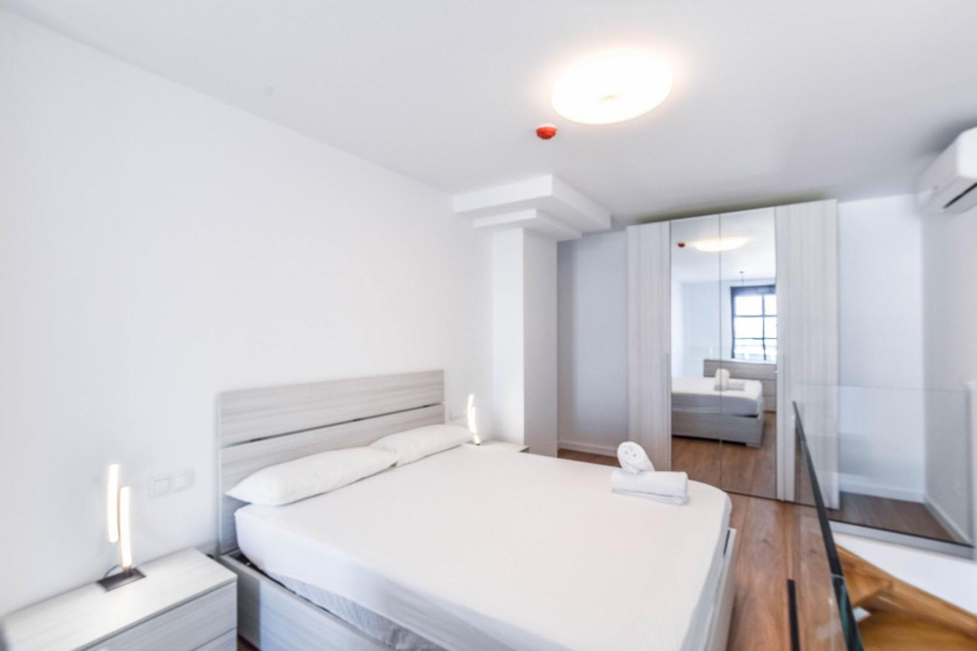 Apartamentos Reformados Con Garajes Incluido San Sebastián de los Reyes Kültér fotó