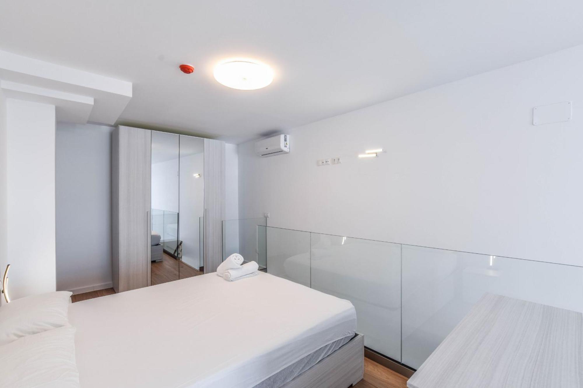 Apartamentos Reformados Con Garajes Incluido San Sebastián de los Reyes Kültér fotó