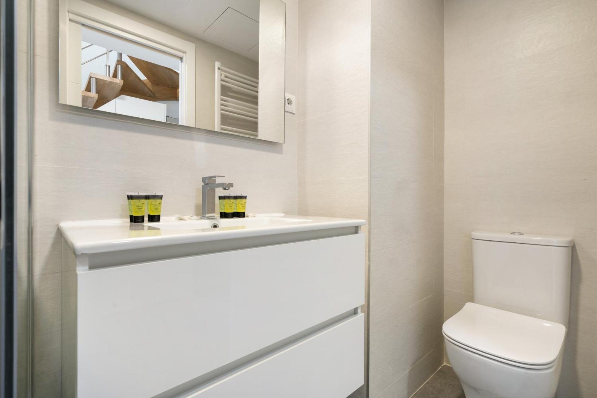 Apartamentos Reformados Con Garajes Incluido San Sebastián de los Reyes Kültér fotó